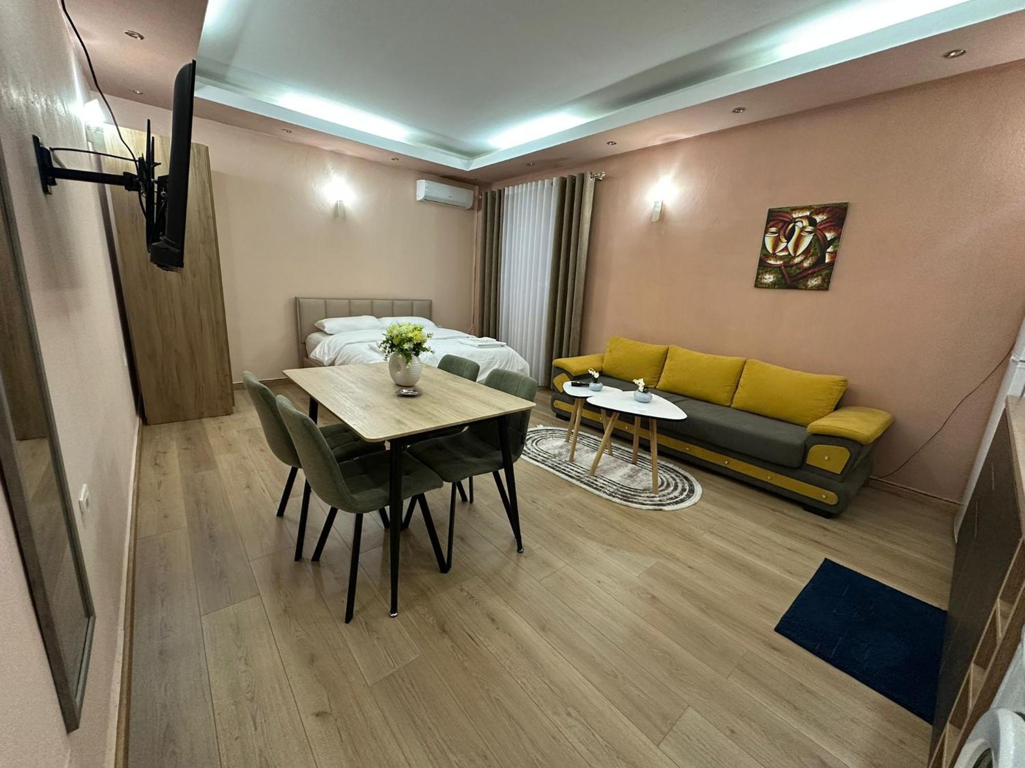 Adora Apartment ティラナ エクステリア 写真