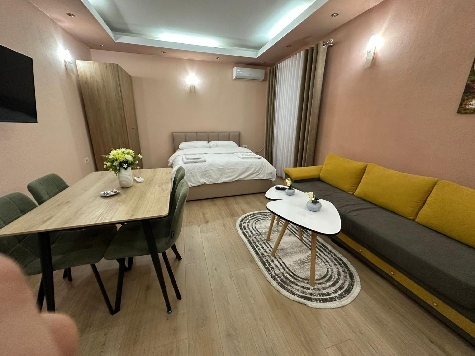 Adora Apartment ティラナ エクステリア 写真